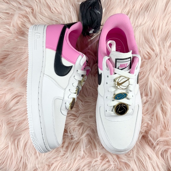 New Nike Women’s Air Force 1 ‘07 SE - Picture 2 of 6